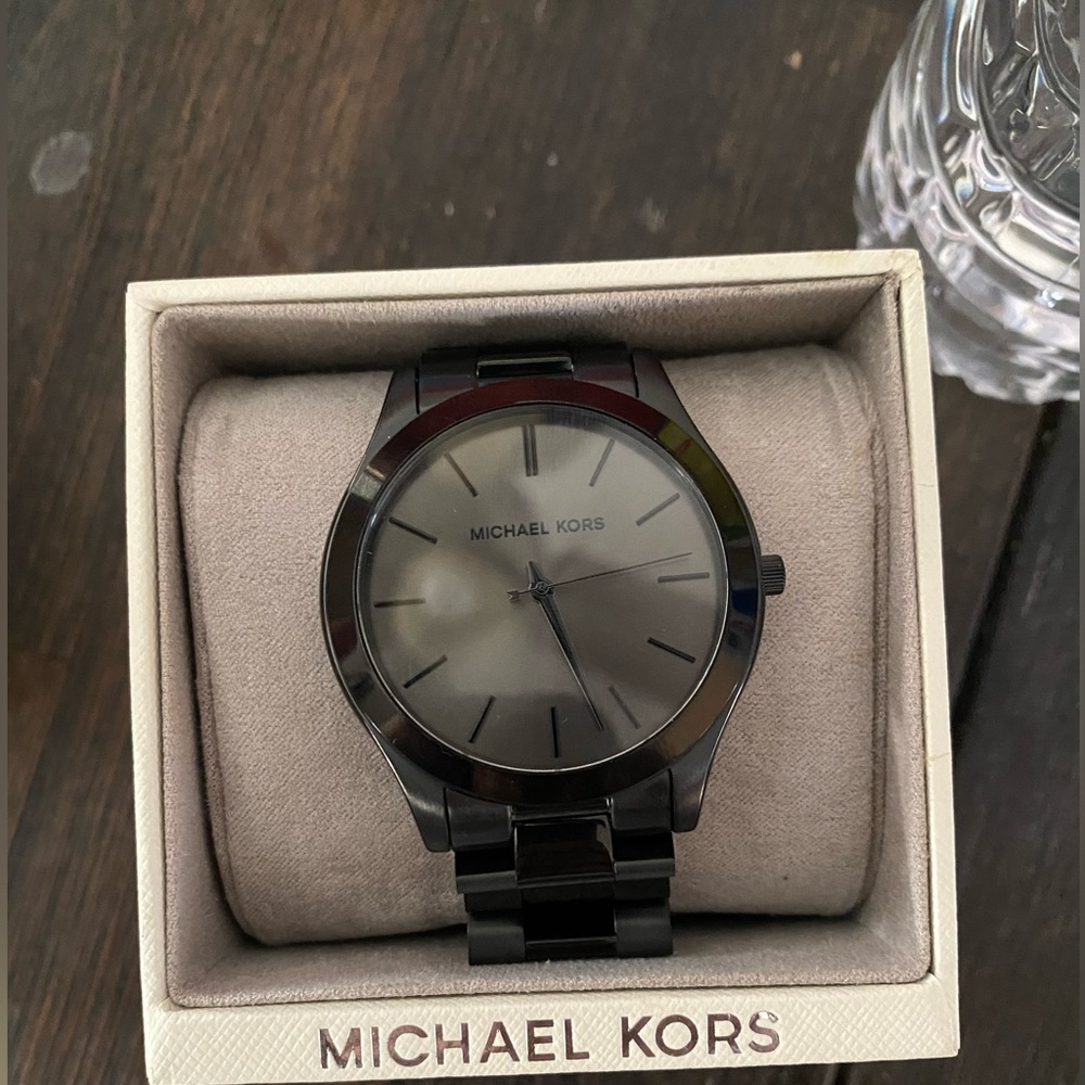 Men’s black watch